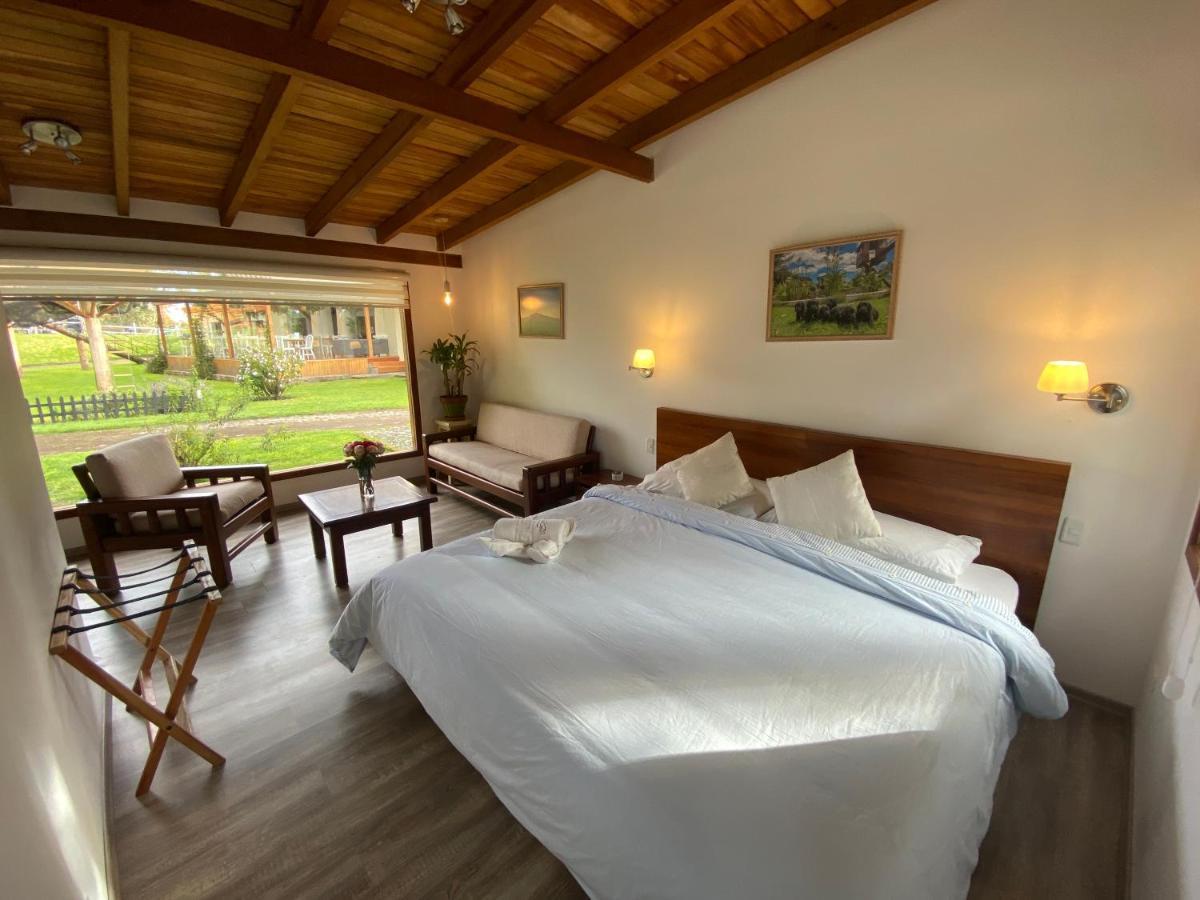 Hosteria Papagayo Cotopaxi Machachi Eksteriør billede